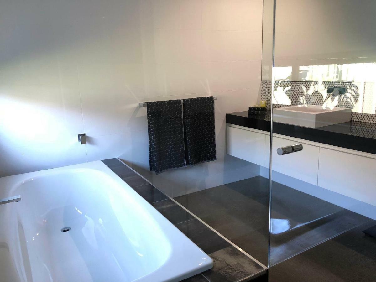 The Sinatra Holiday House - Couples Retreat Mulwala Zewnętrze zdjęcie